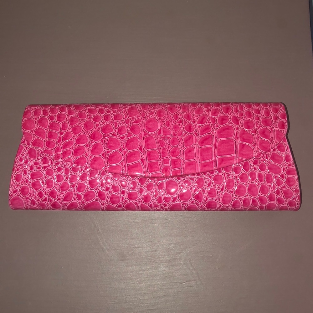 Merona clutch with straps